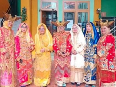 Guru-guru SLB Autisma YPPA Padang Menghadiri Upacara Virtual Hari Guru Nasional 2021