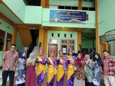 Tahun ini kembali mengikuti kompetisi seni musik yg diselenggarakan oleh PMB Universitas Airlangga. 