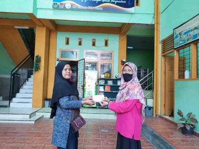 Penyerahan PIP Tahun 2021 kepada Siswa SLB Autisma YPPA Padang